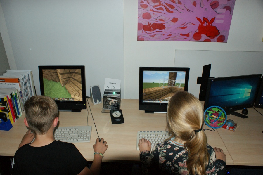 Samen met je vrienden in 1 Minecraft-wereld spelen? Het kan bij ons, met deskundige begeleiding